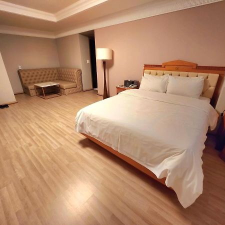 Gwangju Empire Hotel Gwangju Metropolitan City Bagian luar foto
